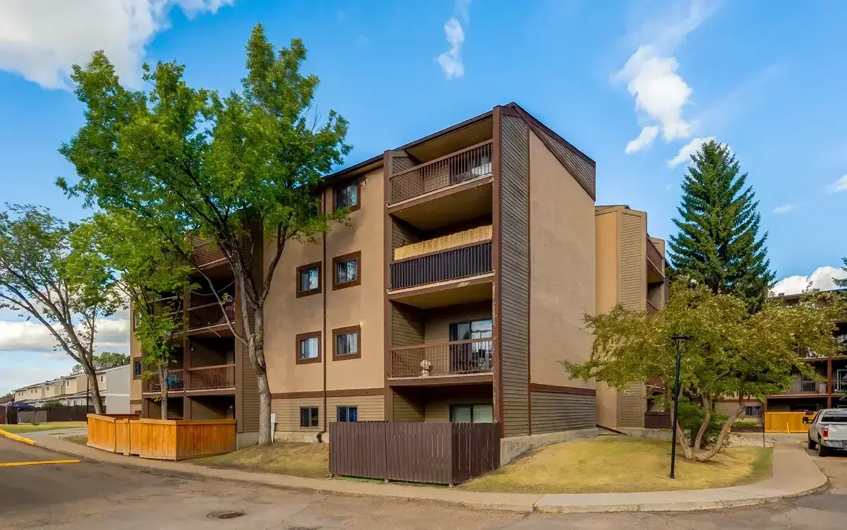 Revitalizing Canada’s Housing Landscape: The Crucial Role of Retrofits Revitalizing Canada’s Housing Landscape: The Crucial Role of Retrofits
